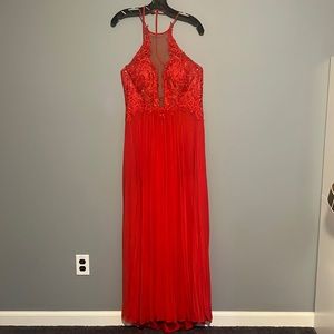 RED PROM DRESS SIZE 4 WITH STRETCH